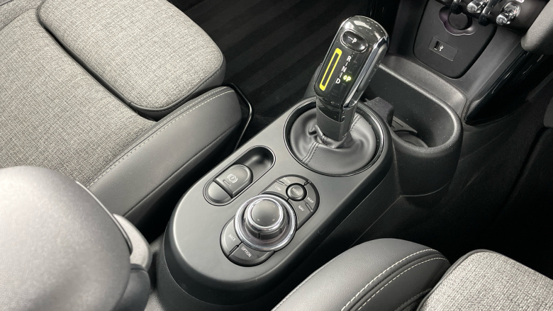 MINI Hatchback 135kW Cooper S Level 2 33kWh 3dr Auto Electric Hatchback